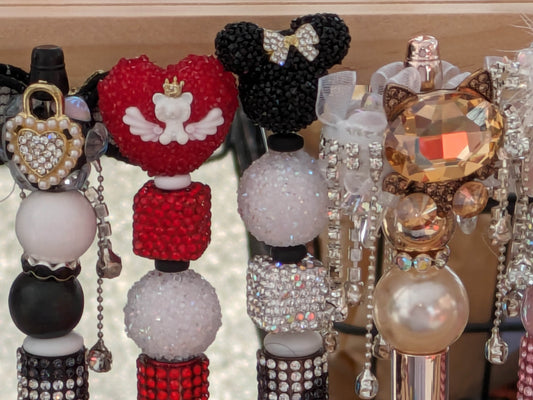 Custom Glam Pens for all Occasions including Weddings, Graduation Party Favors, swag, office supplies and much more. - Orion's Oasis Designs